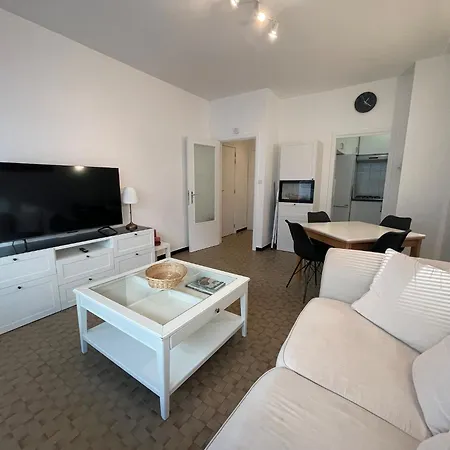 Coastal Retreat In Nieuwpoort-bad Nieuwpoort